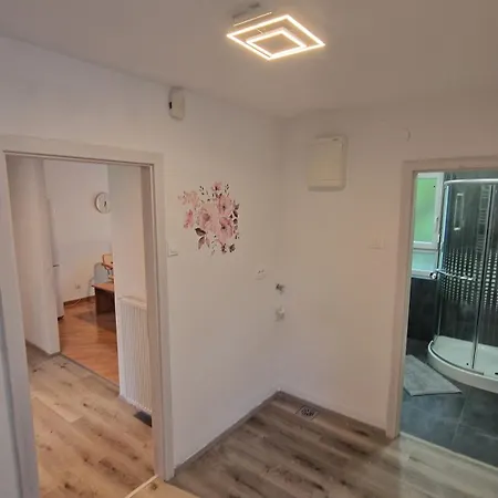 Simona's Place-free Private Parking Appartement *