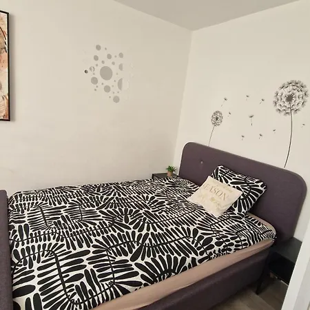 Simona's Place-free Private Parking